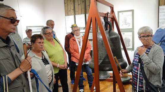 Blindenverband unterwegs nach Apolda (Foto: W. Rasch) Blindenverband unterwegs nach Apolda (Foto: W. Rasch)