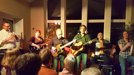Im Konzert die Travelling Folkbirds (Foto: Regionalmuseum Bad Frankenhausen)