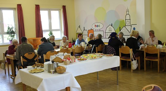 Interkulturell gefrühstückt (Foto: Karl-Heinz Herrmann) Interkulturell gefrühstückt (Foto: Karl-Heinz Herrmann)