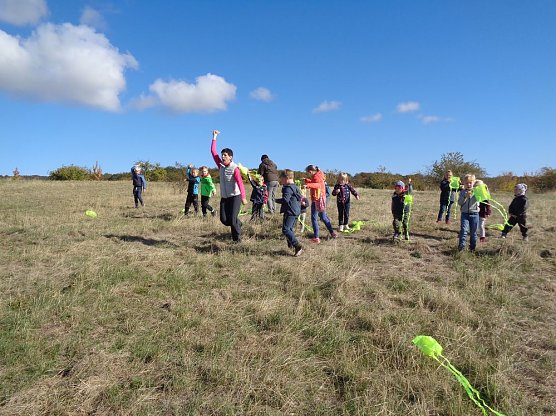 Familienwandertag der Kindervilla bei strahlendem Sonnenschein (Foto: Kindervilla) Familienwandertag der Kindervilla bei strahlendem Sonnenschein (Foto: Kindervilla)
