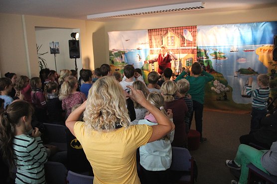 Auf der Suche nach dem Freundschaftsband (Foto: Karl-Heinz Herrmann)