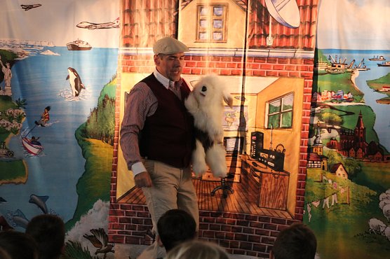 Auf der Suche nach dem Freundschaftsband (Foto: Karl-Heinz Herrmann)