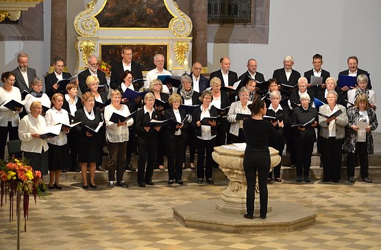 Freude auf beiden Seiten (Foto: Dr. Roland Härtel) Freude auf beiden Seiten (Foto: Dr. Roland Härtel)