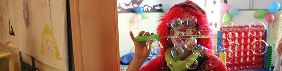 T&uuml;r stand weit offen (Foto: Karl-Heinz Herrmann)