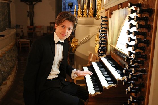 Chor- und Orgelkonzert in Sondershausen (Foto: Karl-Heinz Herrmann) Chor- und Orgelkonzert in Sondershausen (Foto: Karl-Heinz Herrmann)