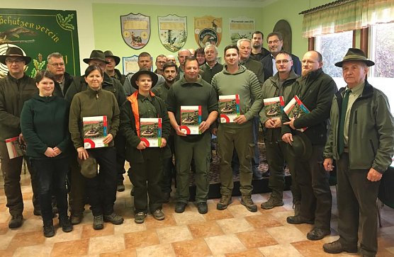 Jägerprüfung 13x erfolgreich abgelegt (Foto: Landratsamt Kyffhäuserkreis) Jägerprüfung 13x erfolgreich abgelegt (Foto: Landratsamt Kyffhäuserkreis)