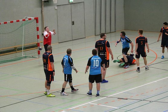 Spannendes Derby im Handball (Foto: Karl-Heinz Herrmann)