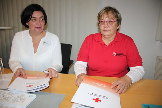 DRK Informationspunkt eröffnet (Foto: Karl-Heinz Herrmann) DRK Informationspunkt eröffnet (Foto: Karl-Heinz Herrmann)