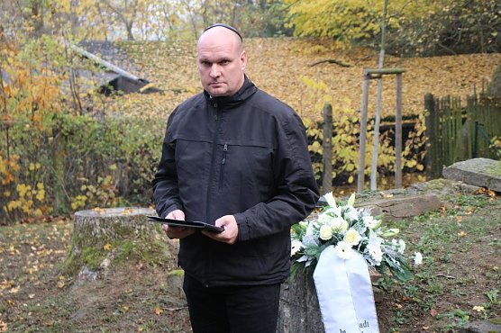 Gedenken an Pogromnacht (Foto: Karl-Heinz Herrmann) Gedenken an Pogromnacht (Foto: Karl-Heinz Herrmann)