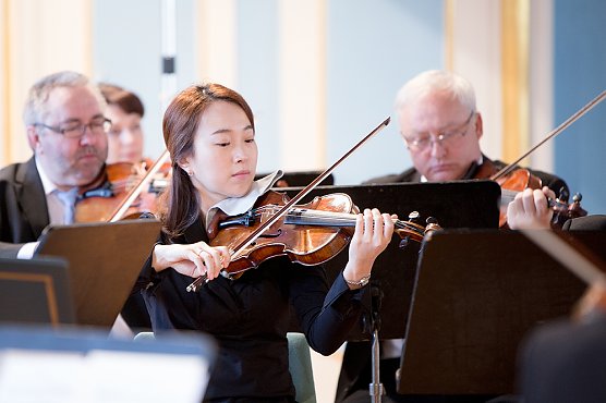 Musikalische Zeitreise mit dem Loh-Orchester (Foto: András Dobi) Musikalische Zeitreise mit dem Loh-Orchester (Foto: András Dobi)