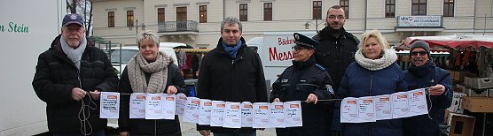 Zeichen gegen häusliche Gewalt (Foto: Karl-Heinz Herrmann) Zeichen gegen häusliche Gewalt (Foto: Karl-Heinz Herrmann)