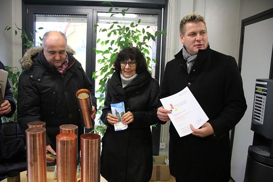 Turmhaube mit Dokumenten best&uuml;ckt (Foto: Karl-Heinz Herrmann)
