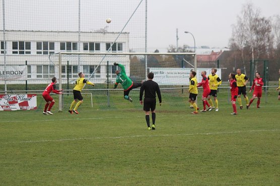Spiel noch gedreht (Foto: Karl-Heinz Herrmann) Spiel noch gedreht (Foto: Karl-Heinz Herrmann)
