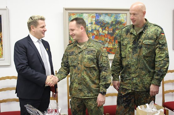 Pl&auml;tzchen f&uuml;r die Panzersoldaten (Foto: Karl-Heinz Herrmann)