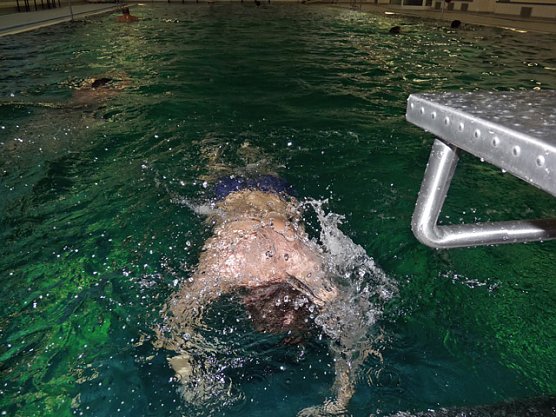 Abschluss 24-h-Schwimmen (Foto: Karl-Heinz Herrmann)