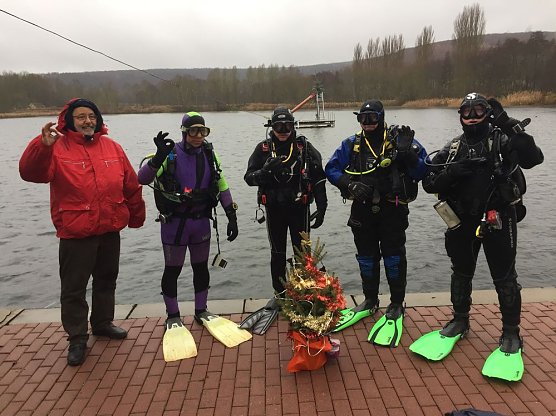 Weihnachtstauchen war ein Erlebnis (Foto: Karl-Heinz Semar)