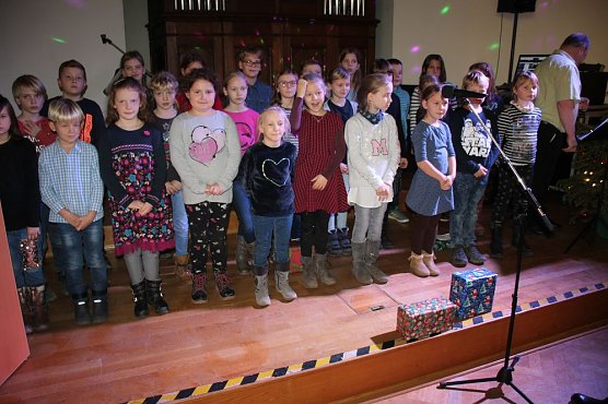 Gelungene Weihnachtsfeier f&uuml;r die Seniorinnen und Senioren (Foto: Karl-Heinz Herrmann)