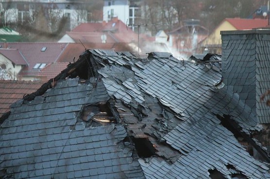 L&ouml;scharbeiten fortgesetzt (Foto: Karl-Heinz Herrmann)