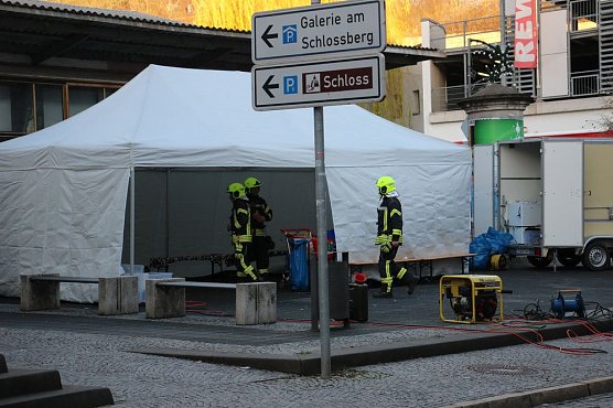L&ouml;scharbeiten fortgesetzt (Foto: Karl-Heinz Herrmann)