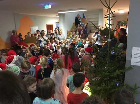 Nikolausaktion des Gewerbevereins Bad Frankenhausen e.V. (Foto: Gewerbeverein Bad Frankenhausen) Nikolausaktion des Gewerbevereins Bad Frankenhausen e.V. (Foto: Gewerbeverein Bad Frankenhausen)