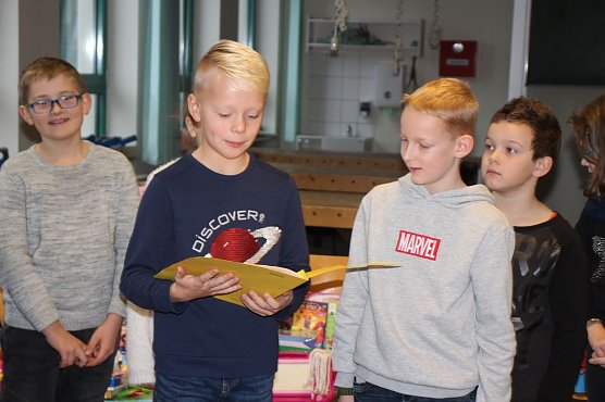 Was für ein Berg voll Spielzeug (Foto: Karl-Heinz Herrmann) Was für ein Berg voll Spielzeug (Foto: Karl-Heinz Herrmann)