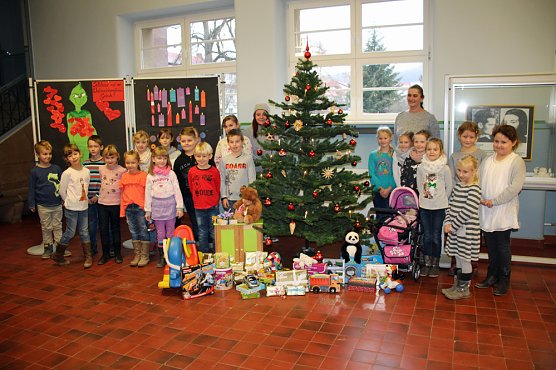 Kinder spendeten für die Tafel (Foto: Karl-Heinz Herrmann) Kinder spendeten für die Tafel (Foto: Karl-Heinz Herrmann)