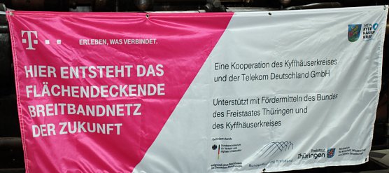 Symbolischer Spatenstich zum Breitbandausbau (Foto: Karl-Heinz Herrmann) Symbolischer Spatenstich zum Breitbandausbau (Foto: Karl-Heinz Herrmann)