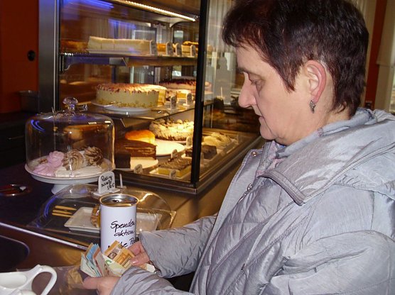 Spende f&uuml;r Alte Post Bewohner (Foto: Thomas Leipold)