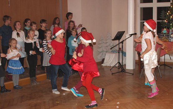 Weihnachtliche Weltreise gemacht (Foto: Karl-Heinz Herrmann) Weihnachtliche Weltreise gemacht (Foto: Karl-Heinz Herrmann)