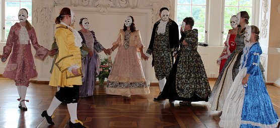 Tänzerinnen und Tänzer gesucht (Foto: Karl-Heinz Herrmann) Tänzerinnen und Tänzer gesucht (Foto: Karl-Heinz Herrmann)