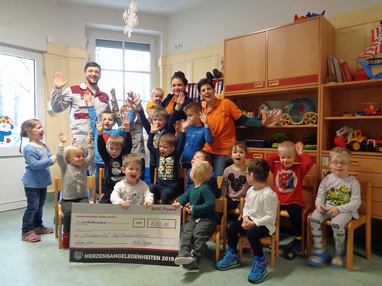 Mit Sonderschicht Freude schenken (Foto: Kindervilla)