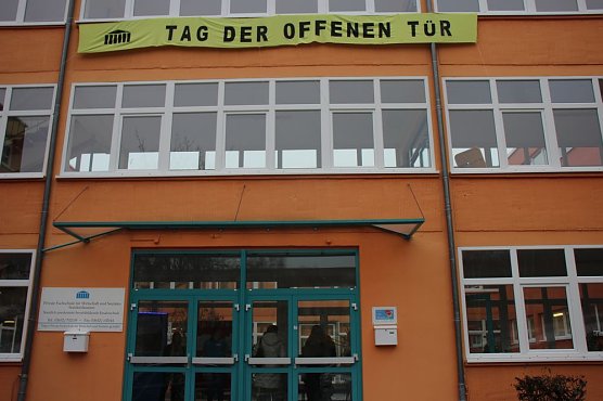 Liebevoll Berufe vorgestellt (Foto: Karl-Heinz Herrmann)