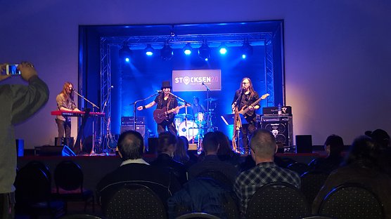 Jimmy Gee und Band begeisterte (Foto: Petra Hartung)