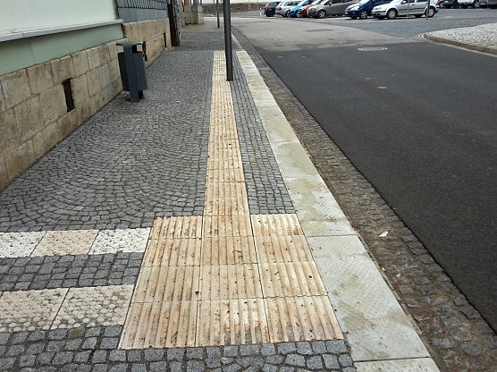 Bushaltestellen werden saniert (Foto: Karl-Heinz Herrmann)