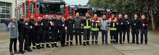 Vier Feuerwehrfahrzeuge für den Kyffhäuserkreis (Foto: Karl-Heinz Herrmann) Vier Feuerwehrfahrzeuge für den Kyffhäuserkreis (Foto: Karl-Heinz Herrmann)