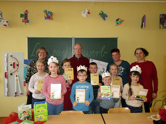 Sie sind Hohenebra’s Lesekönige (Foto: Förderverein GS Hohenebra) Sie sind Hohenebra’s Lesekönige (Foto: Förderverein GS Hohenebra)