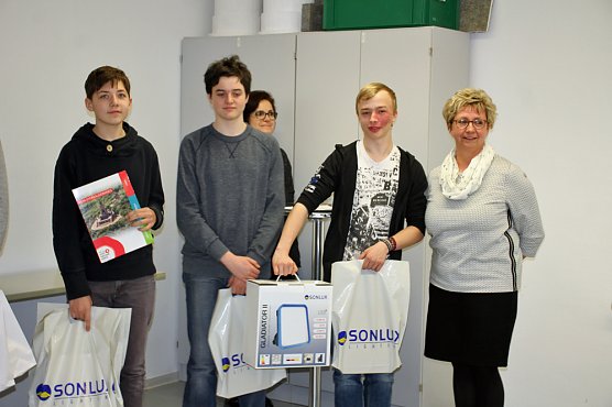 Für Schülerwettbewerb heute Auszeichnungen übergeben (Foto: Karl-Heinz Herrmann) Für Schülerwettbewerb heute Auszeichnungen übergeben (Foto: Karl-Heinz Herrmann)