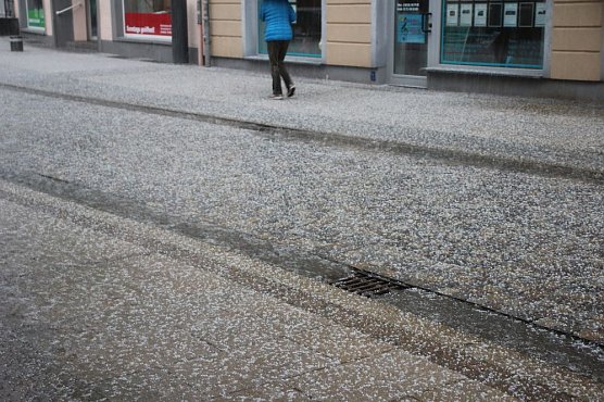 Hagelschlag &uuml;ber Sondershausen (Foto: Karl-Heinz Herrmann)