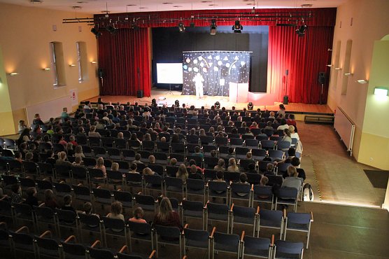Mit Clown Hajo f&uuml;r mehr Sicherheit (Foto: Karl-Heinz Herrmann)