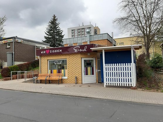 Eiseck Borntal lebt oder Eis geht bei jedem Wetter (Foto: Helmut Ahlert)