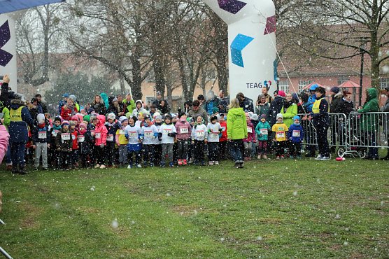 Schnee und K&auml;lte beim Kyffh&auml;usder Berglauf (Foto: Karl-Heinz Herrmann)