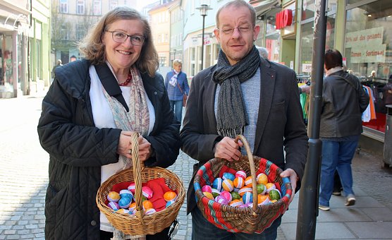 Ostereier an Klein und Gro&szlig; verteilt (Foto: Karl-Heinz Herrmann)