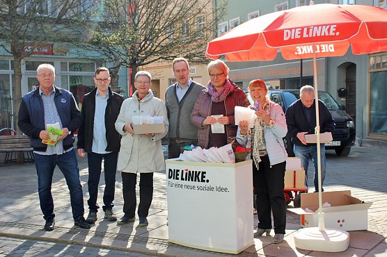Ostereier an Klein und Gro&szlig; verteilt (Foto: Karl-Heinz Herrmann)