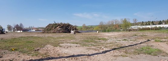 Ostersonntag letztes Osterfeuer im Gewerbegebiet SONLUX/ELSO (Foto: Tobias Schneegans)