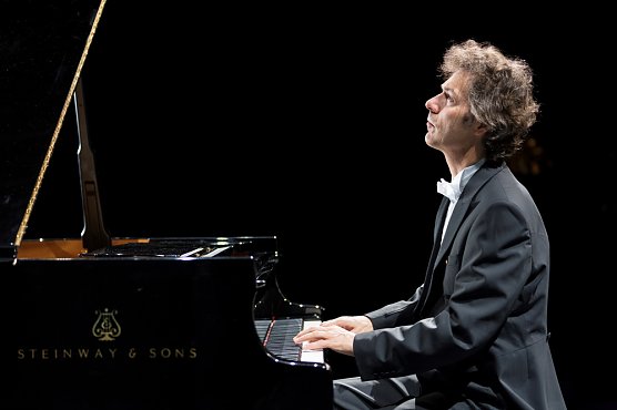 Tastenmagier Bernd Glemser zu Besuch beim Loh-Orchester (Foto: Bernd Glemser: photowerk, Werner Kmetitsch)