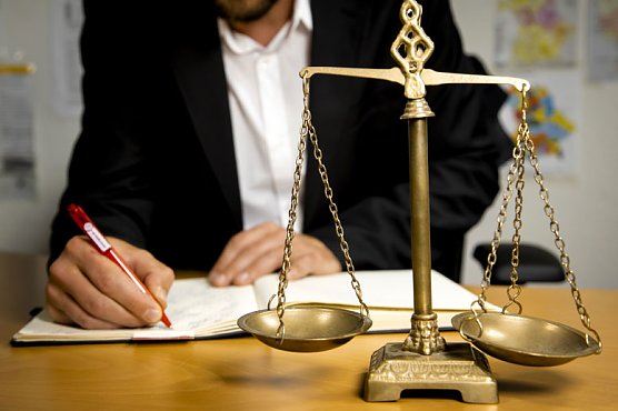 Juristische Hilfe f&uuml;r Handwerker und Reinigungskr&auml;fte im Kyffh&auml;userkreis (Foto: IG Bau)