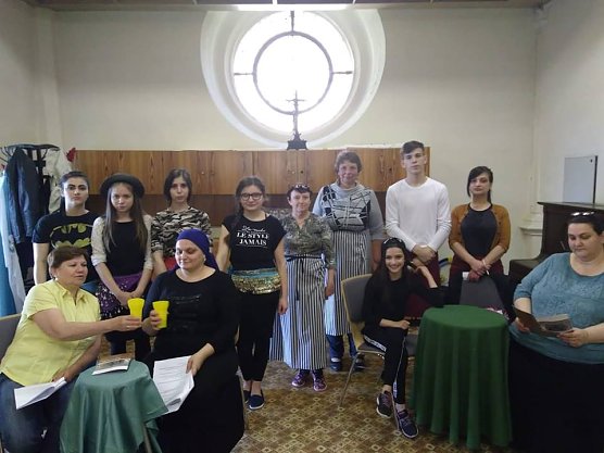 Ein neues Theatertanzst&uuml;ck der Kulturgruppe Kontakt" steht! (Foto: E.Lankau, A.Azimov, L.Dalaeva)