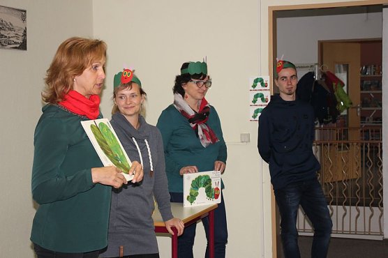 Kleine Raupe Nimmersatt in der Sondersh&auml;user Bibliothek (Foto: Karl-Heinz Herrmann)