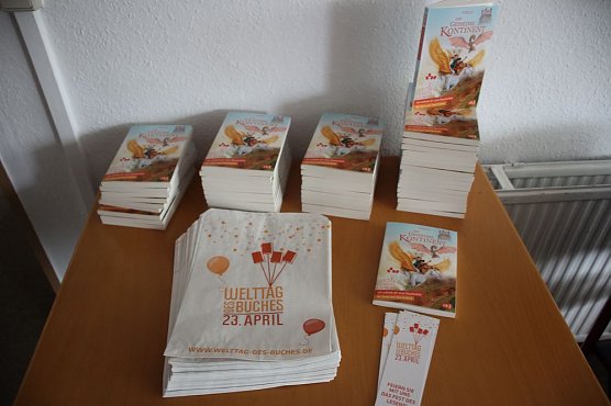 Kleine Raupe Nimmersatt in der Sondersh&auml;user Bibliothek (Foto: Karl-Heinz Herrmann)