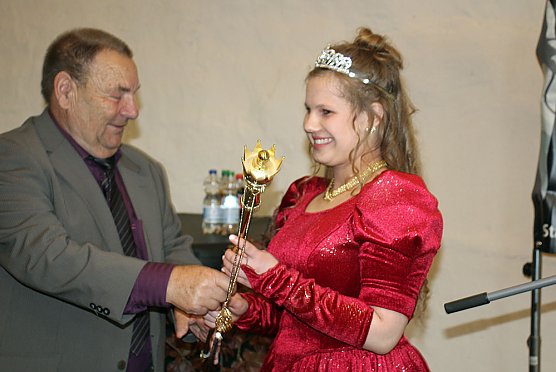 1. Sondersh&auml;user Blutbuchen�K&ouml;nigin gekr&ouml;nt (Foto: Karl-Heinz Herrmann)